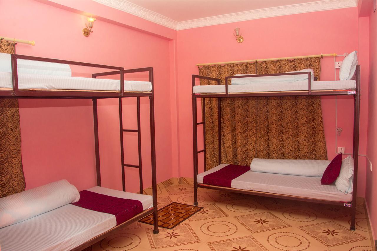 Mount Blue Tourist Hostel - Pokhara Exterior foto